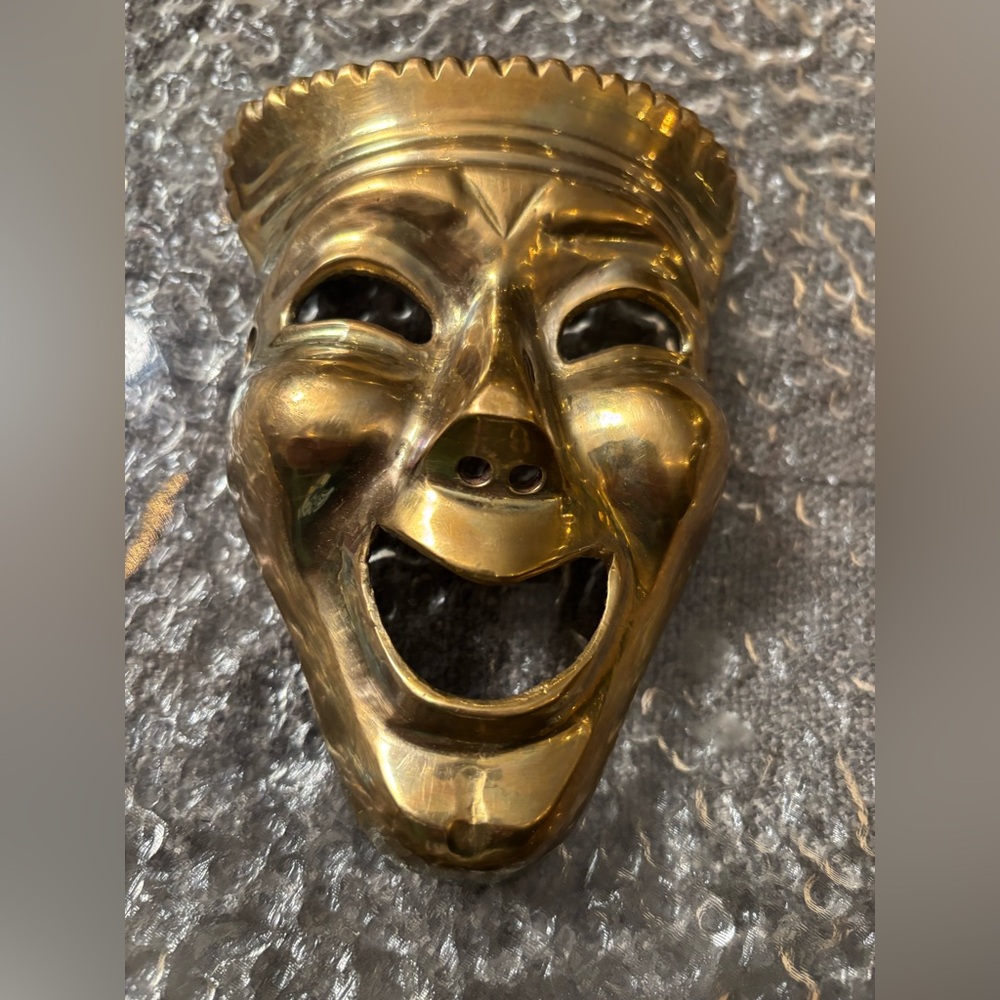 Antique-Style Brass Mask Sculpture Botanical Wall Art 4 Vines, Florals & Altars - Picture 3 of 14